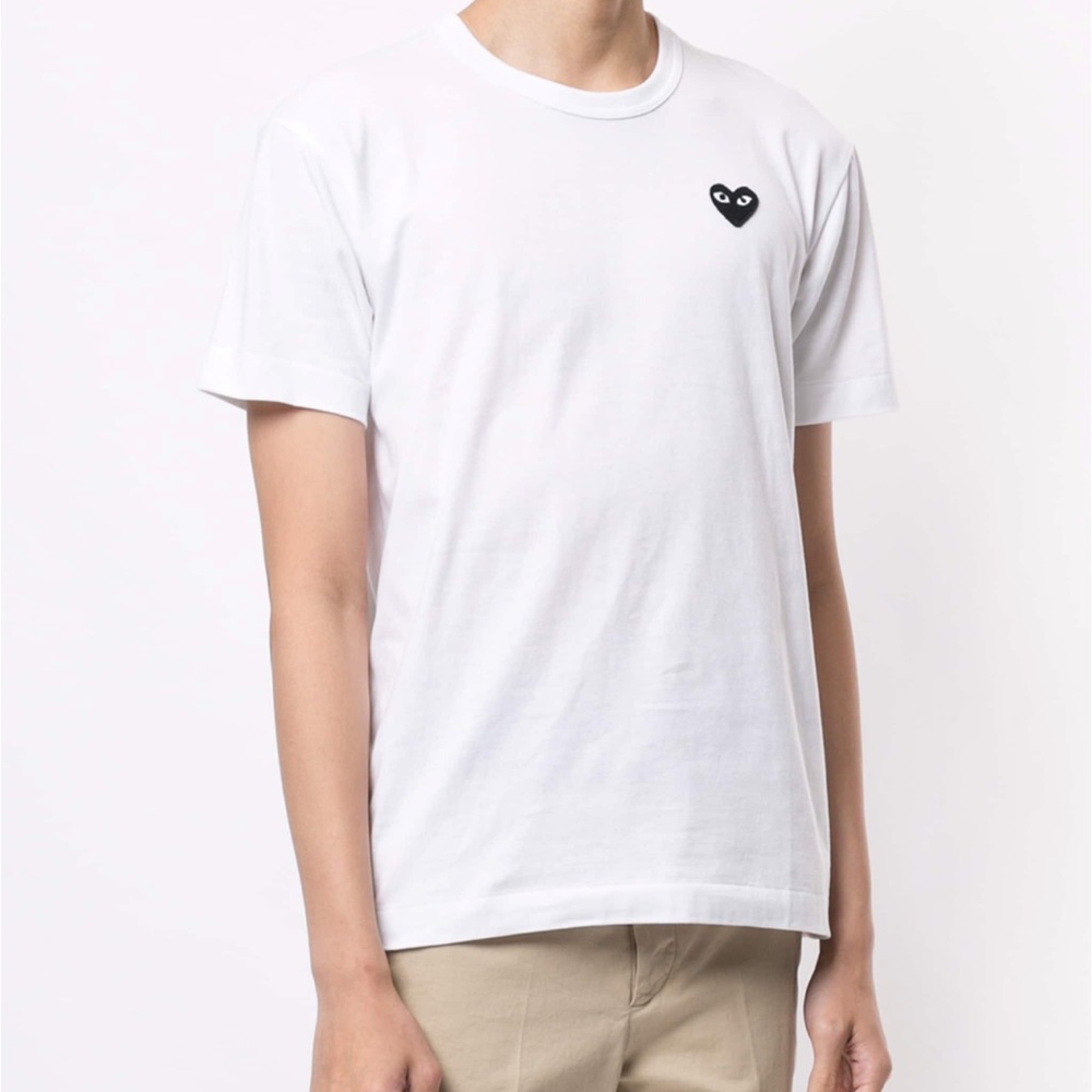 COMME DES GARÇONS PLAY | White & Black Heart Patch T-Shirt | NEW & UNWORN!